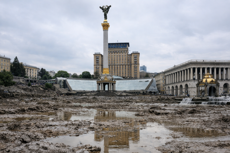 Площадь Независимости в Киеве в представлении ИИ