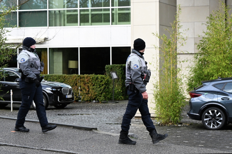 Обстановка у отеля «Интерконтиненталь» в Женеве, где 17 и 18 февраля пройдет новый раунд переговоров представителей России, США и Украины