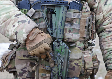 Российский боец спасся от двух дронов и миномета ВСУ благодаря хитрости