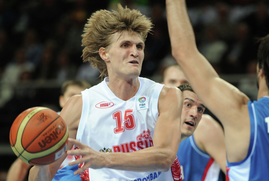 Россиянин Андрей Кириленко в четвертьфинальном матче чемпионата Европы по баскетболу среди мужчин между сборными командами России и Сербии, 2011 год