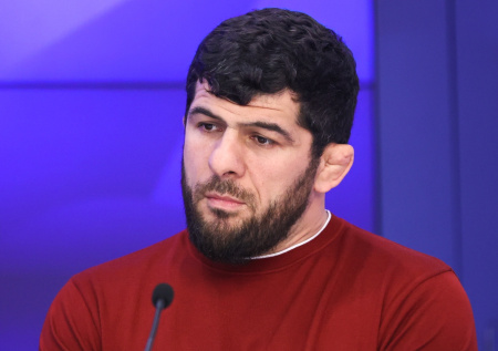 История с обвиненным в допинге тренером сборной России получила продолжение