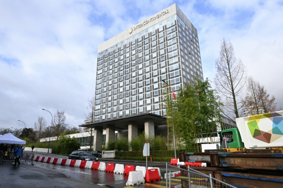 Обстановка у отеля «Интерконтиненталь» в Женеве, где 17–18 февраля пройдет новый раунд переговоров представителей России, США и Украины