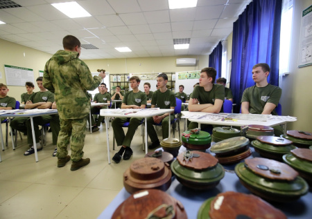 Сенатор предостерег от превращения нового школьного предмета в «обязаловку»