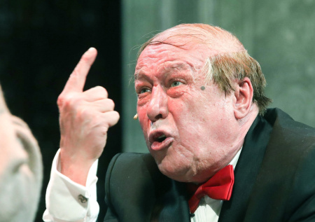 «Ура, Миша на сцене»: сестра Ефремова рассказала о его ожиданиях от пьесы