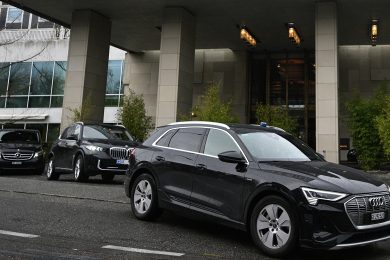 Отъезд украинской делегации от отеля «Интерконтиненталь» в Женеве после окончания переговоров представителей России, США и Украины