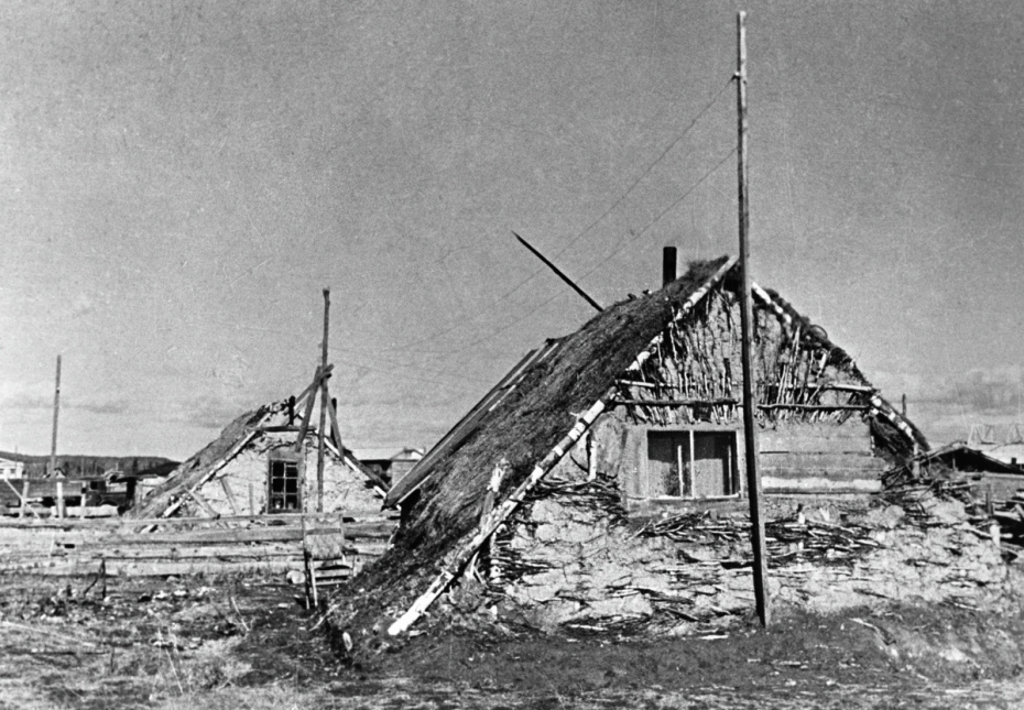 Первые дома-бараки, 1930 годы