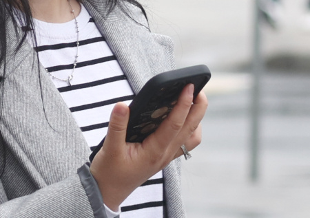 Стало известно, сколько россиян теперь живут без бумажных документов