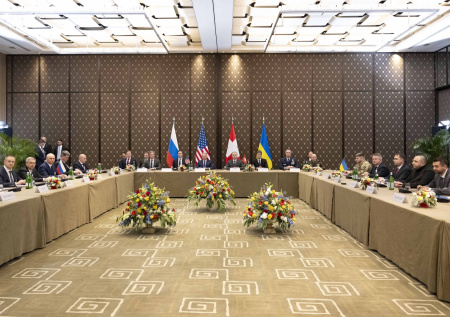 Экс-нардеп ответил, когда может измениться ход переговоров по Украине