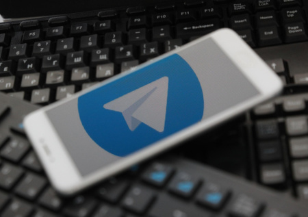 Шадаев ответил на вопрос о контактах Минцифры с Telegram