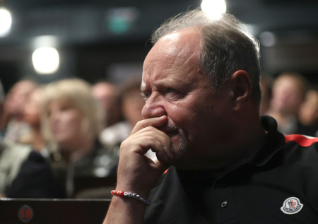 «Это уже страшно»: жена Маклакова резко ответила на слухи о здоровье актера