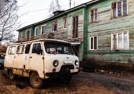 Бараки в СССР: из чего строили, как жили и почему они стоят до сих пор