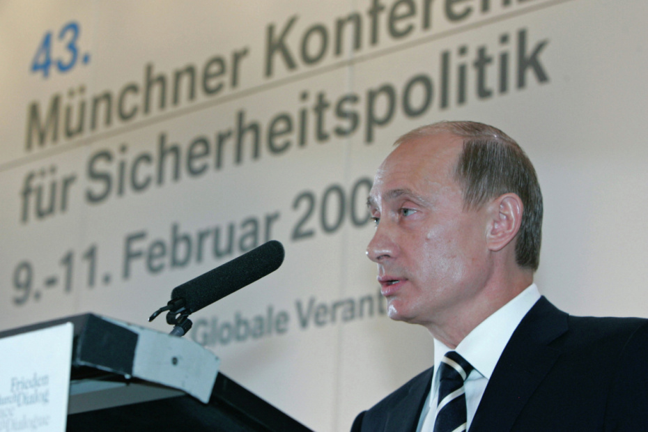Президент России Владимир Путин во время выступления на 43-й Мюнхенской конференции по вопросам политики безопасности