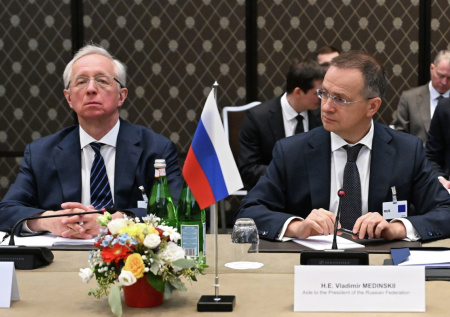 Стало известно о новых переговорах Мединского перед отъездом из Женевы