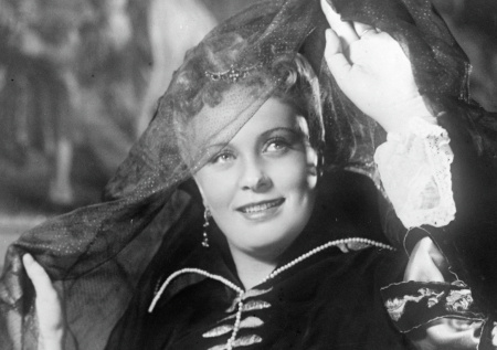 Дочь не от мужа, забвение: как жила и ушла кинокрасавица СССР Ларионова