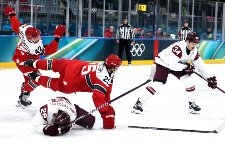 На Олимпиаде определят полуфиналистов мужского хоккейного турнира
