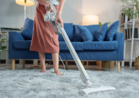 Россиян предупредили о штрафах за уборку квартиры по вечерам