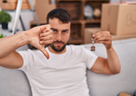 Кого нельзя заселять в квартиру: черный список арендаторов