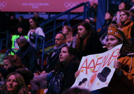 Волонтеры на Олимпиаде искали плакаты на русском языке и российские флаги