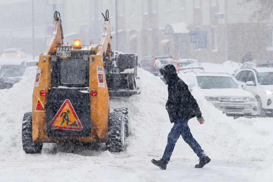 Снегопад в Москве. За сутки в столице прогнозируют выпадение свыше 60% месячной нормы осадков