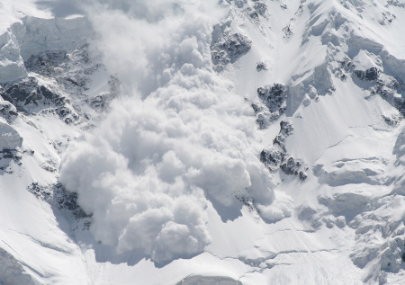 В МЧС озвучили последствия схода лавины в поселке Архыз