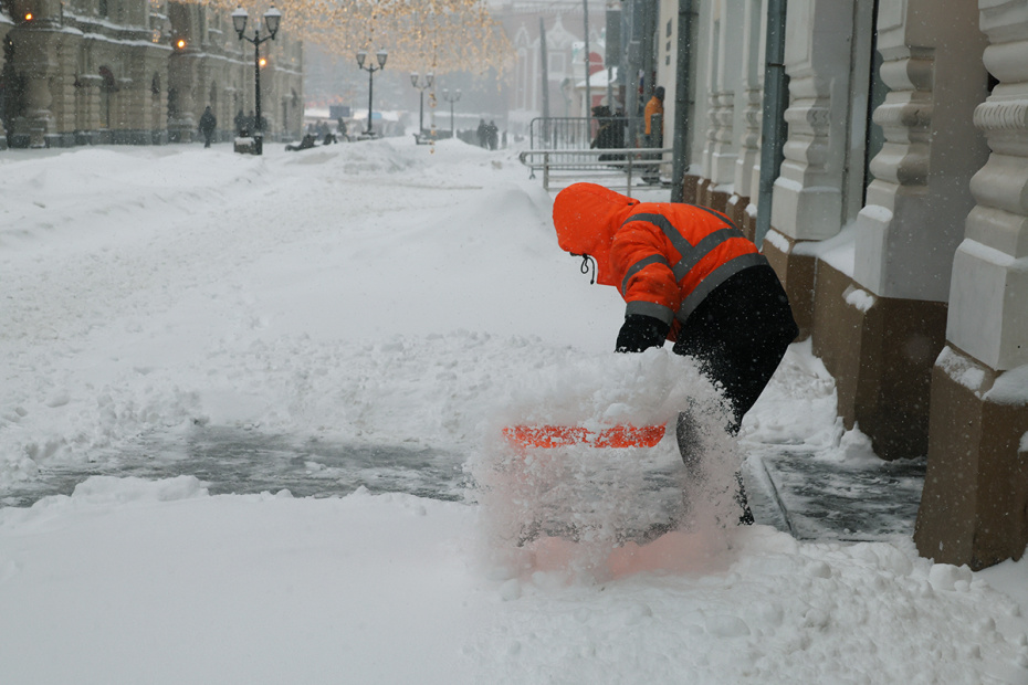 Снегопад в Москве. За сутки в столице прогнозируют выпадение свыше 60% месячной нормы осадков