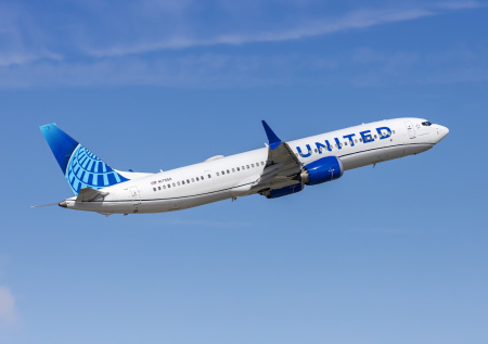 США купят люкс-лайнер для депортаций с телевизорами и кухней