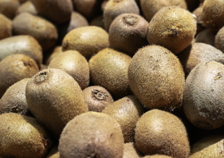 Биолог дал совет при употреблении киви с кожурой