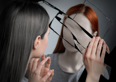 Психолог ответила, нормально ли фантазировать о другой жизни