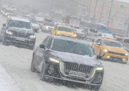 Сильнейшие пробки сковали Москву из-за циклона «Валли»