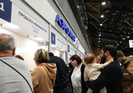 Аэропорты Москвы обслужили свыше 700 рейсов вопреки аномальному снегопаду