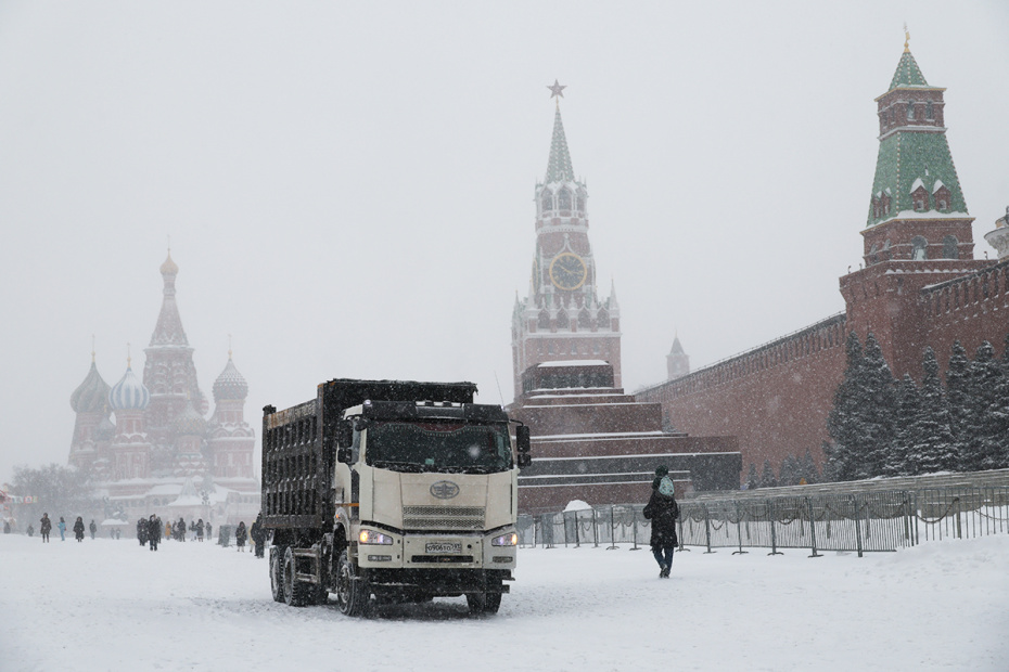 Снегопад в Москве. За сутки в столице прогнозируют выпадение свыше 60% месячной нормы осадков
