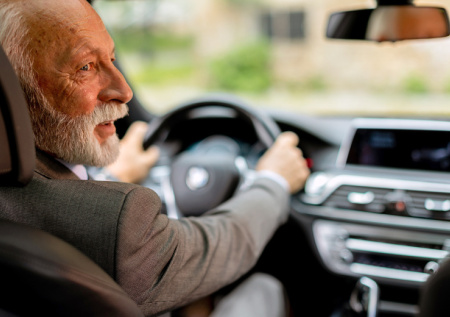 Водителям старше 65 ужесточат медосмотр в 2026 году