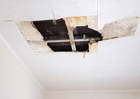 В российской школе рухнул потолок