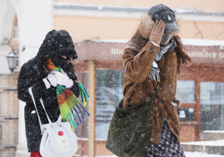 Появилось видео с последствиями сильнейшего за зиму снегопада в Москве