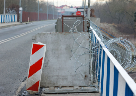 «Весеннее обострение»: депутат о планах Польши заминировать границу с РФ