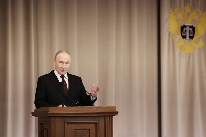 Владимир Путин на совещании судей судов общей юрисдикции, военных и арбитражных судов Российской Федерации