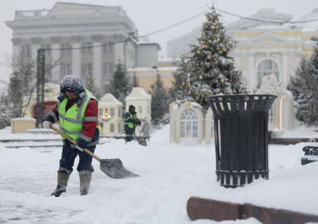 Снегопады и ветер в Москве не прекратятся: на сколько еще вырастут сугробы