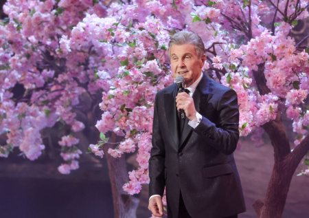 Лев Лещенко получил почетную награду