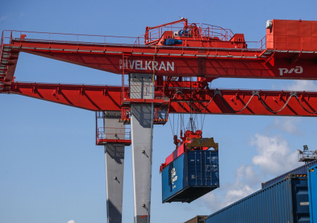 Названы сферы, где необходимо увеличивать производительность труда роботов