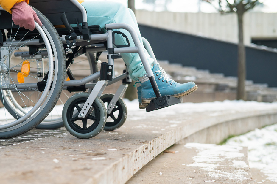 Льготы инвалидам 1, 2 и 3-й групп в 2026 году: полный список и порядок оформления