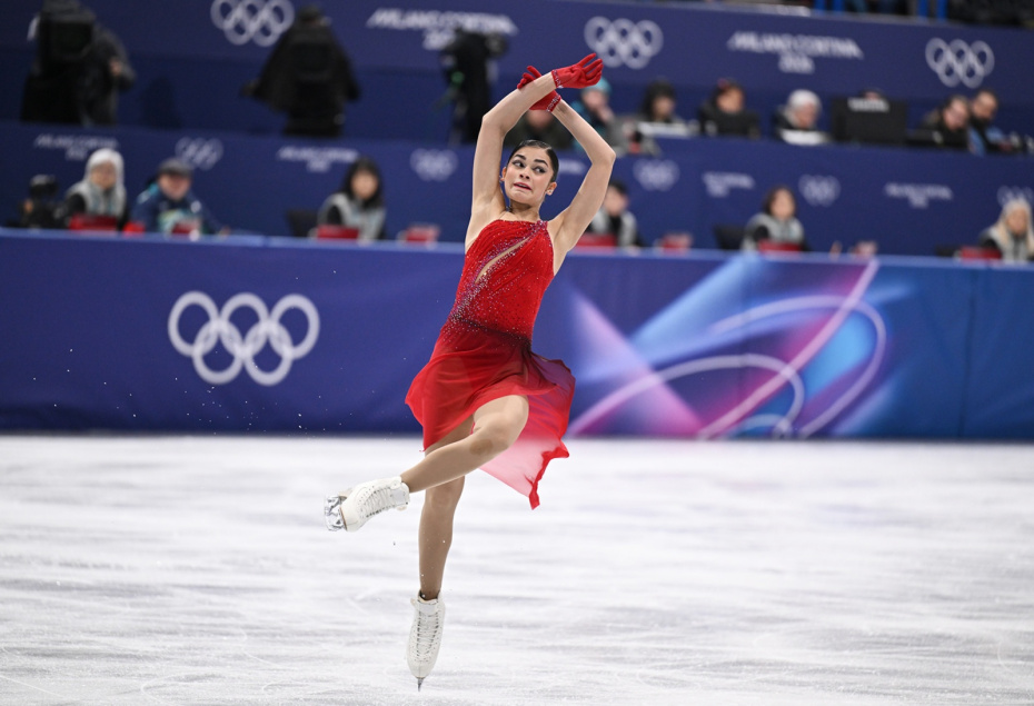 Аделия Петросян во время исполнения тулупа