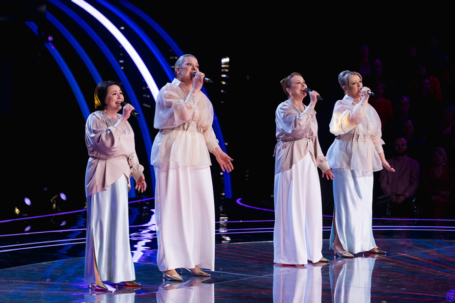 Участники программы «Ну-ка, все вместе! Хором!» — вокальный квартет Malina