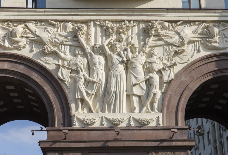 Как строили «сталинки» в СССР: архитектура, материалы и секрет долговечности