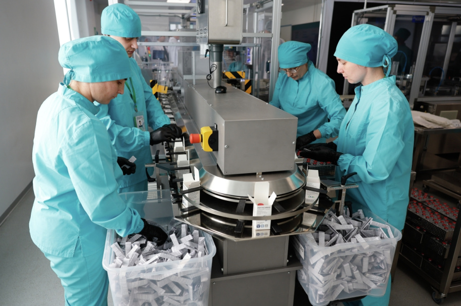 Линия фасовки на фармацевтическом заводе