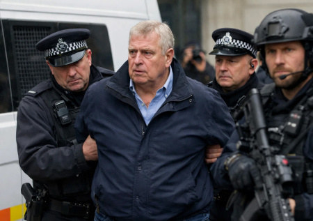 «Полезный идиот» Эпштейна: за что в Британии арестовали принца Эндрю