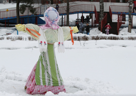 Экологично и безопасно: 5 альтернатив сжиганию чучела на Масленицу