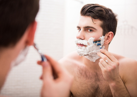 Дерматолог назвала простой способ ухода за кожей для мужчин