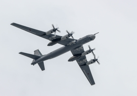 Российские ракетоносцы 14 часов кошмарили западные ВС над Беринговым морем