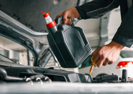 Россиянам рассказали, как правильно хранить моторное масло