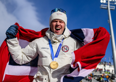 Назван победитель в масс-старте по биатлону на Олимпиаде